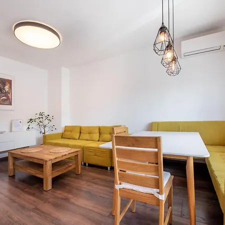 דירה Cosy In וארנה